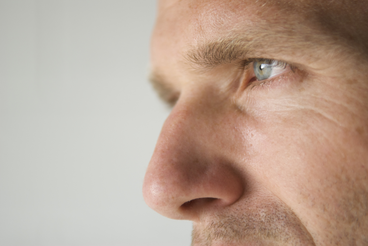 Voir Rhinoplastie homme : une opération esthétique courante