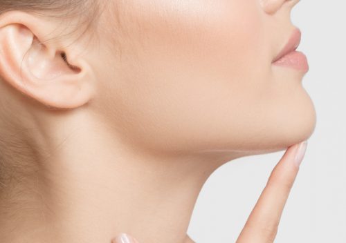 Voir Traiter le double menton : liposuccion et chirurgie