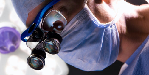 Voir Rhinoplastie : comment trouver le bon chirurgien ?